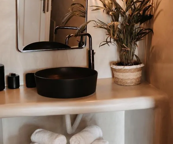 Le Cote Apartment Oia (Santorini)